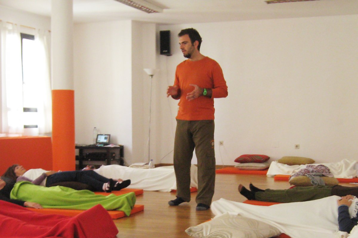 Juanfran Díaz facilitando el curso de Técnicas de Relajación