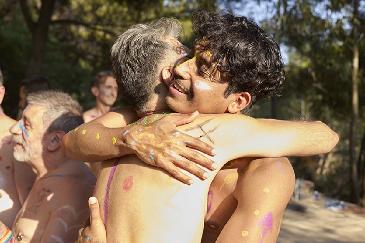 ternura orgullo pride malaga abrazos